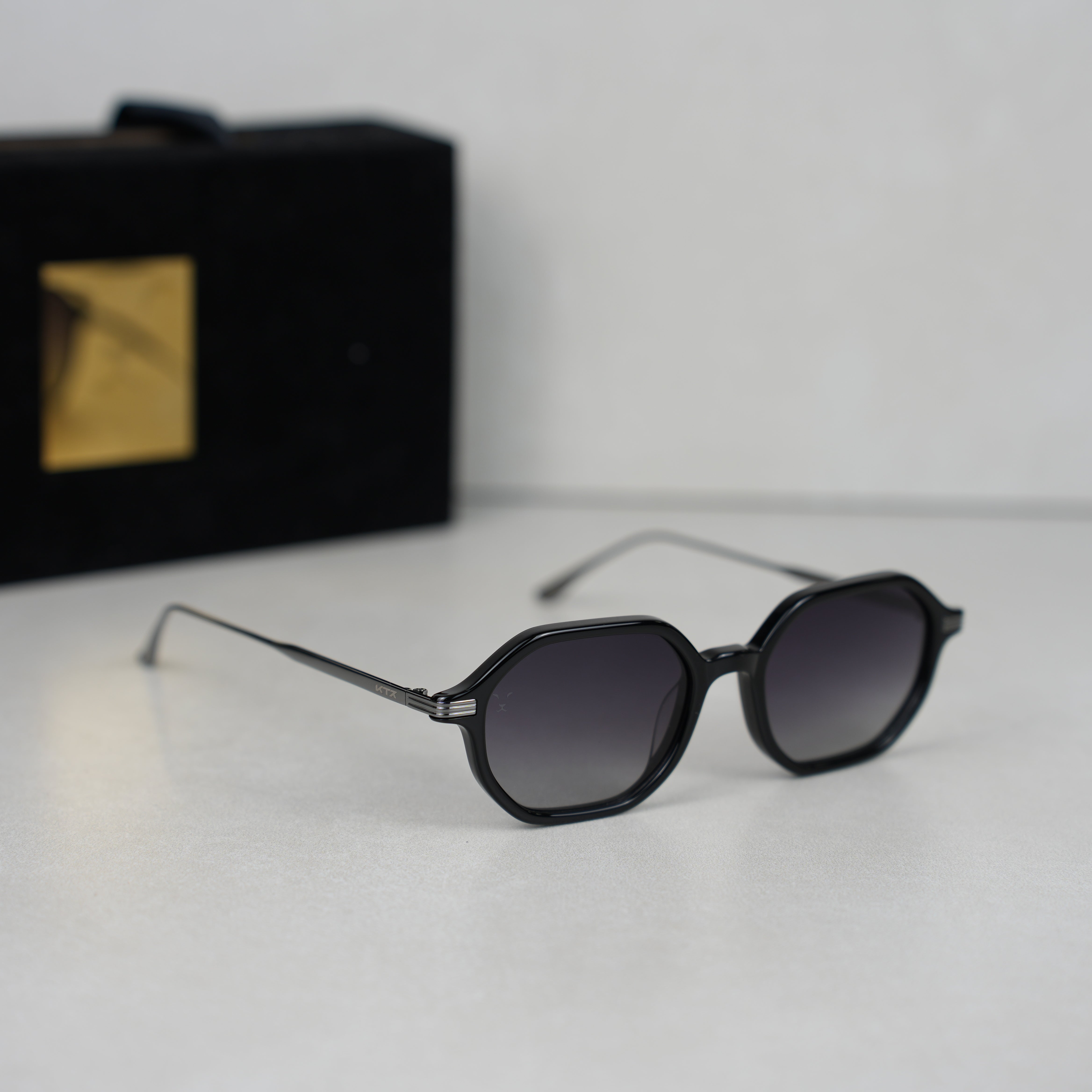 EXOTIC BLACK AJEEB .. اكزوتك بلاك عجيب