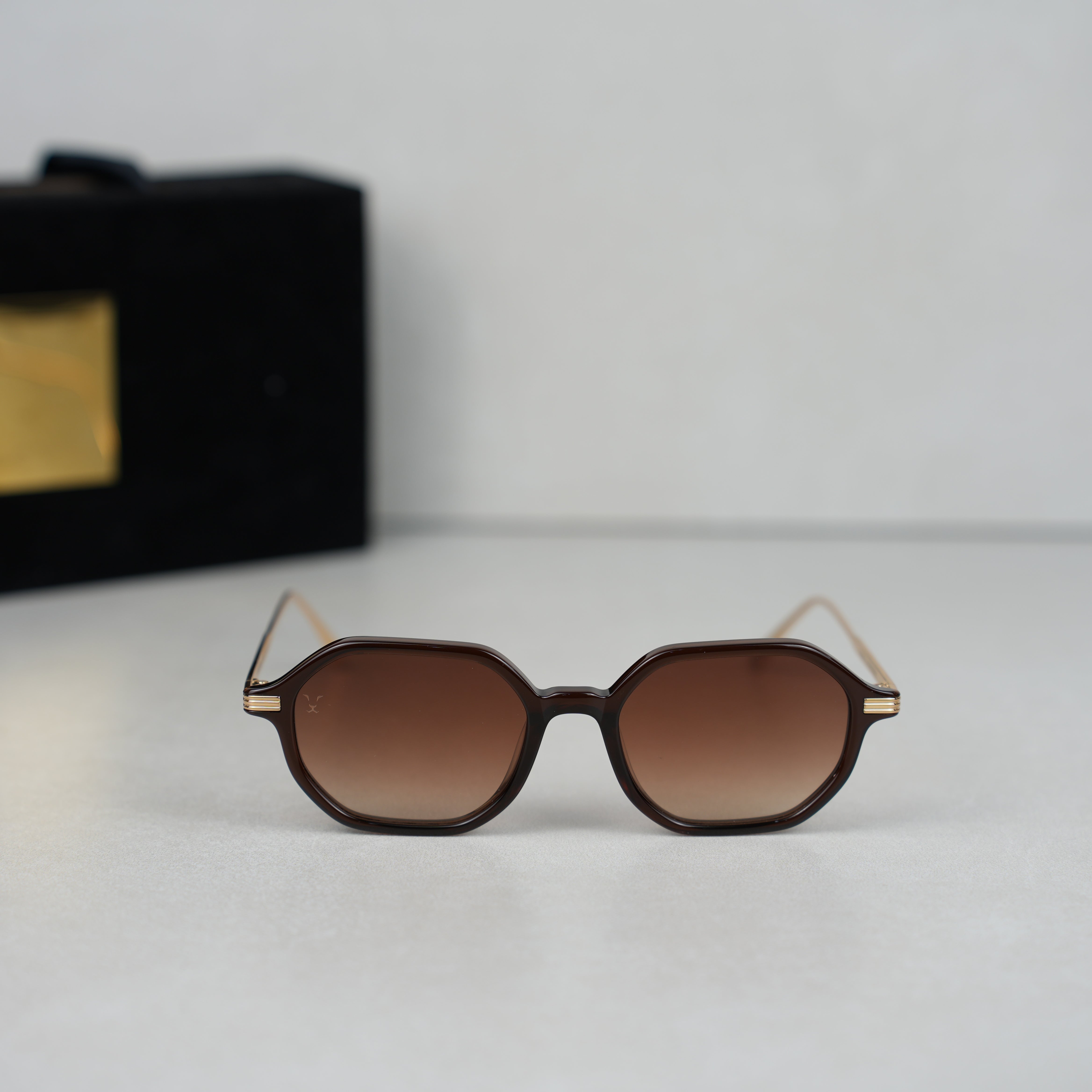 CLASSIC BROWN AJEEB .. كلاسك براون عجيب