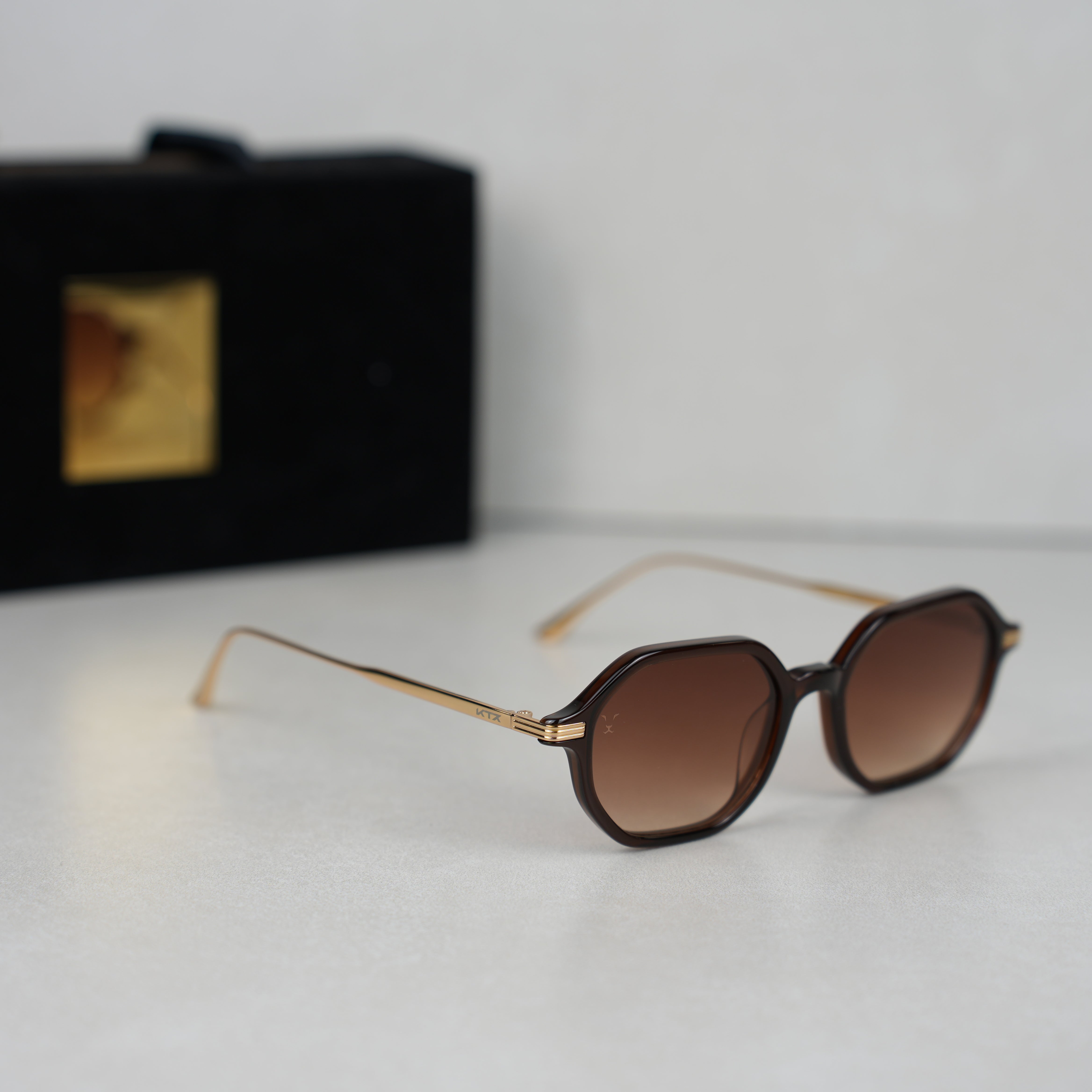 CLASSIC BROWN AJEEB .. كلاسك براون عجيب