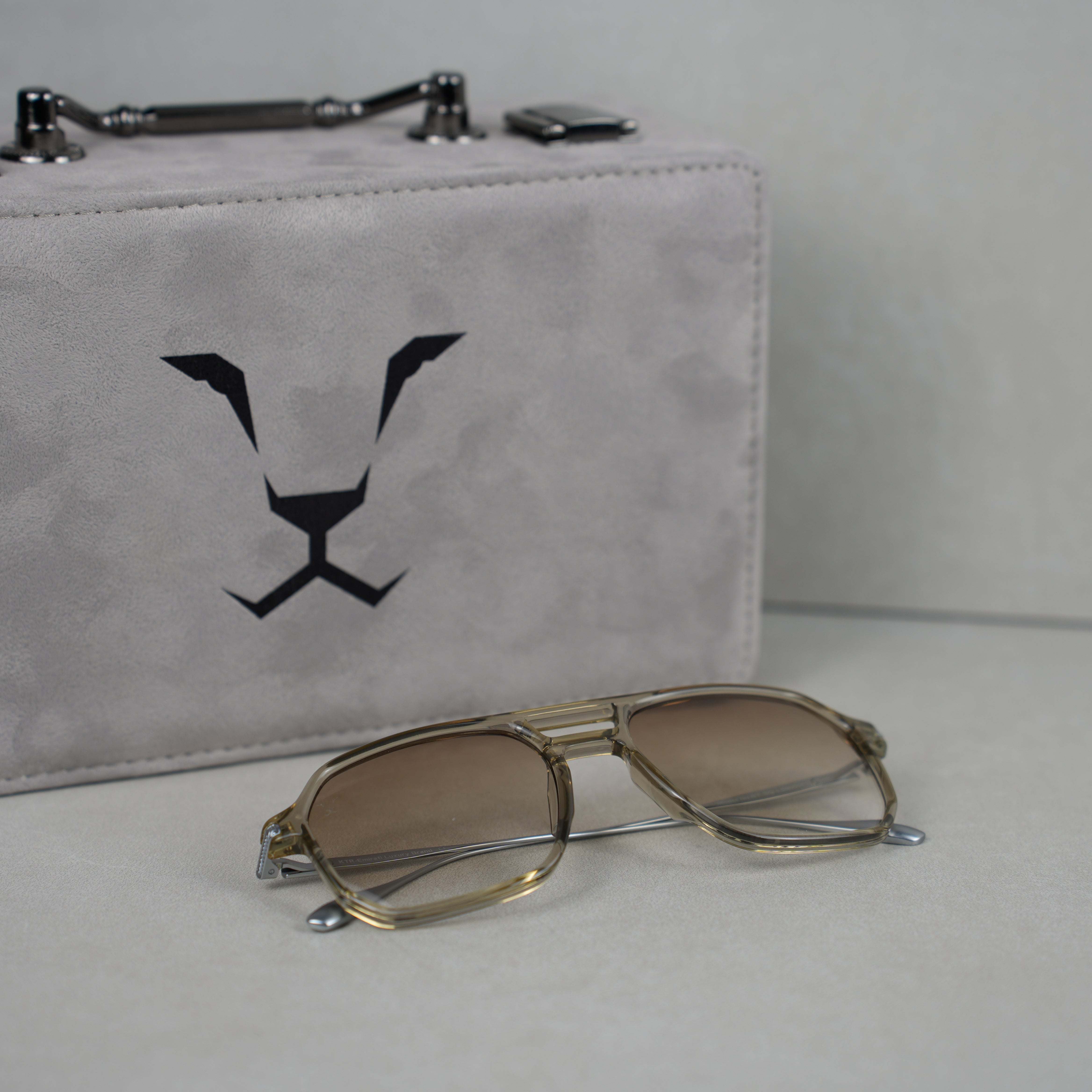 CLASSIC BROWN RAHEEB ( GLOSSY ) .. كلاسك براون رهيب