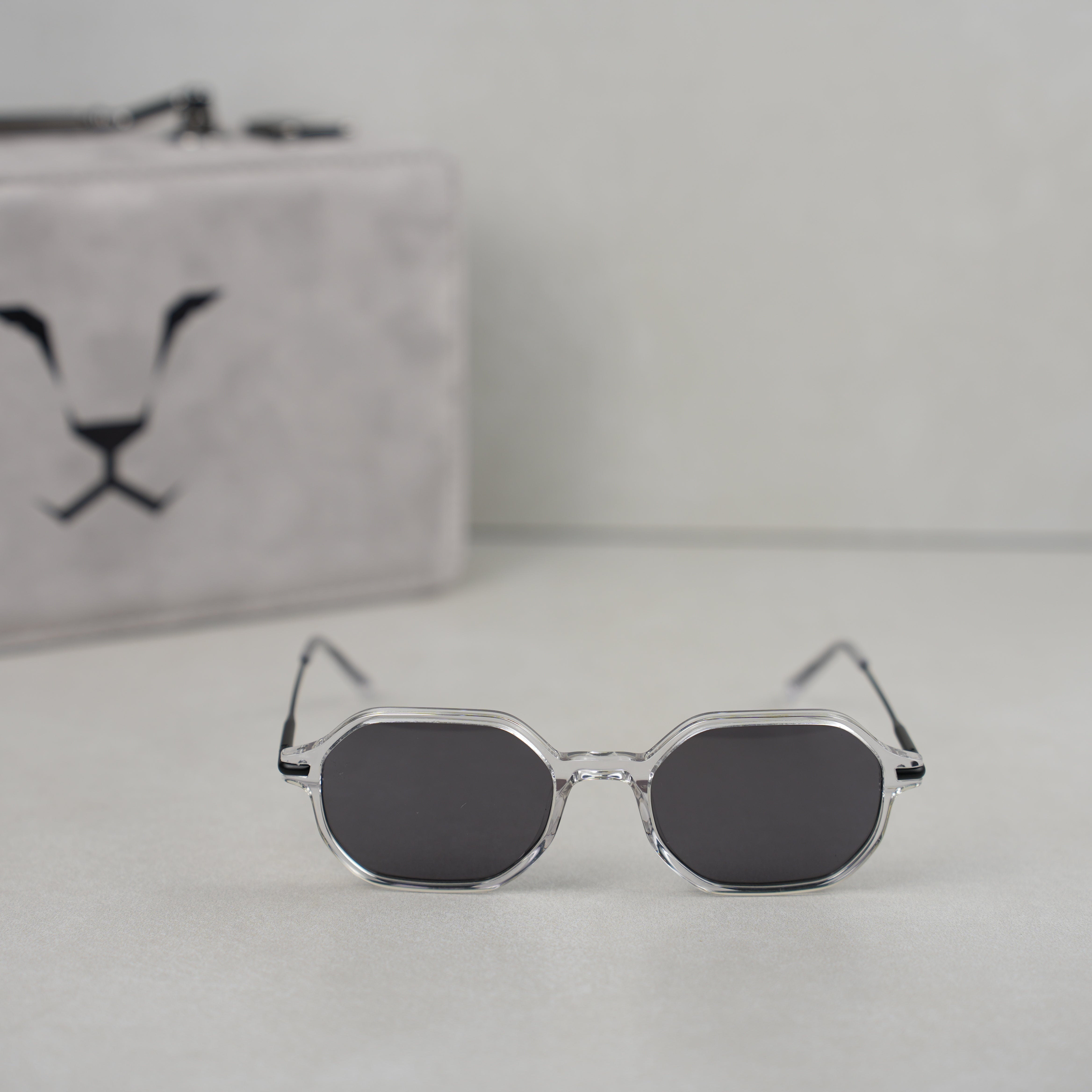 SNOW WHITE AJEEB ( GLOSSY ) .. سنو وايت عجيب