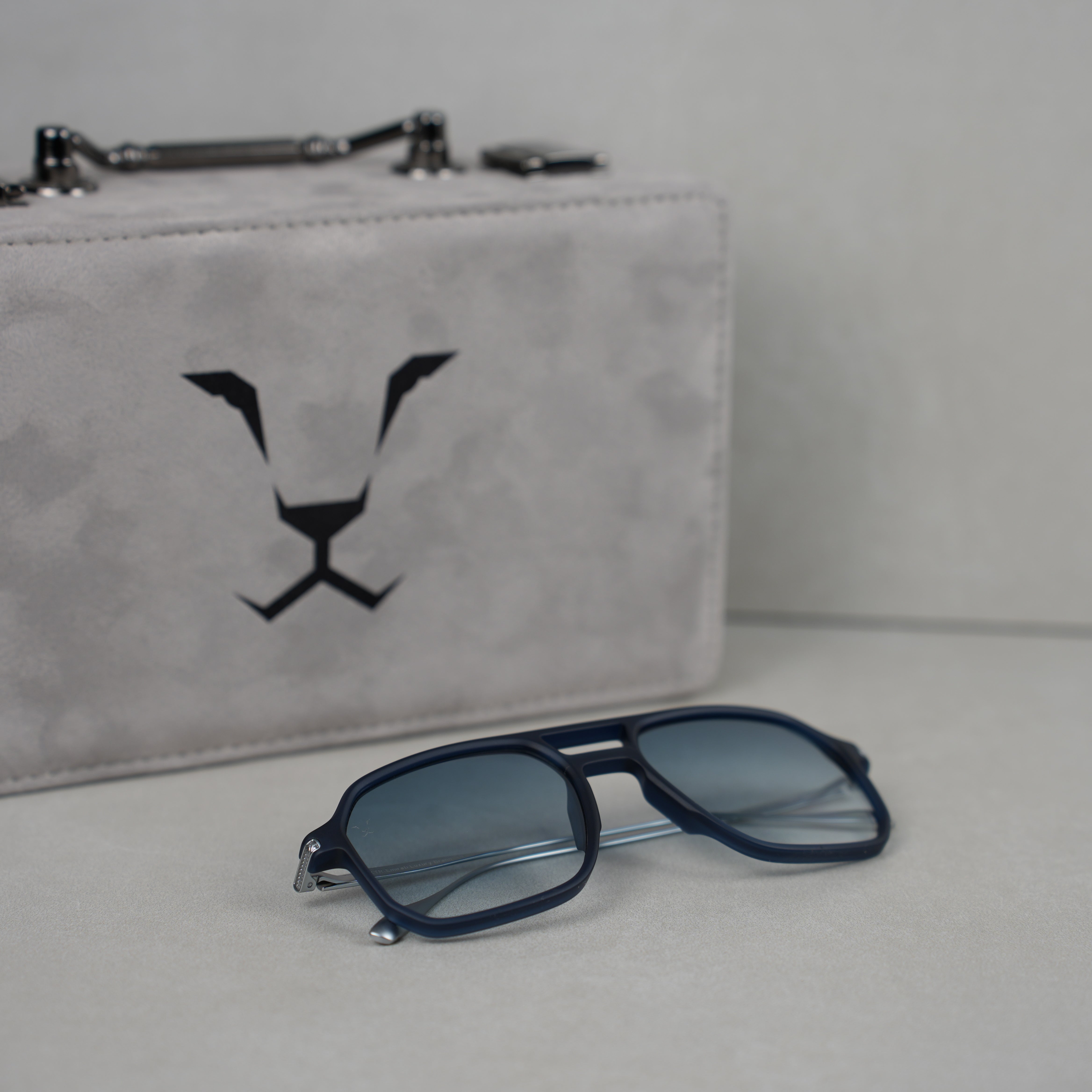 MAJESTIC BLUE RAHEEB ( MATTE ) .. مجستك بلو رهيب