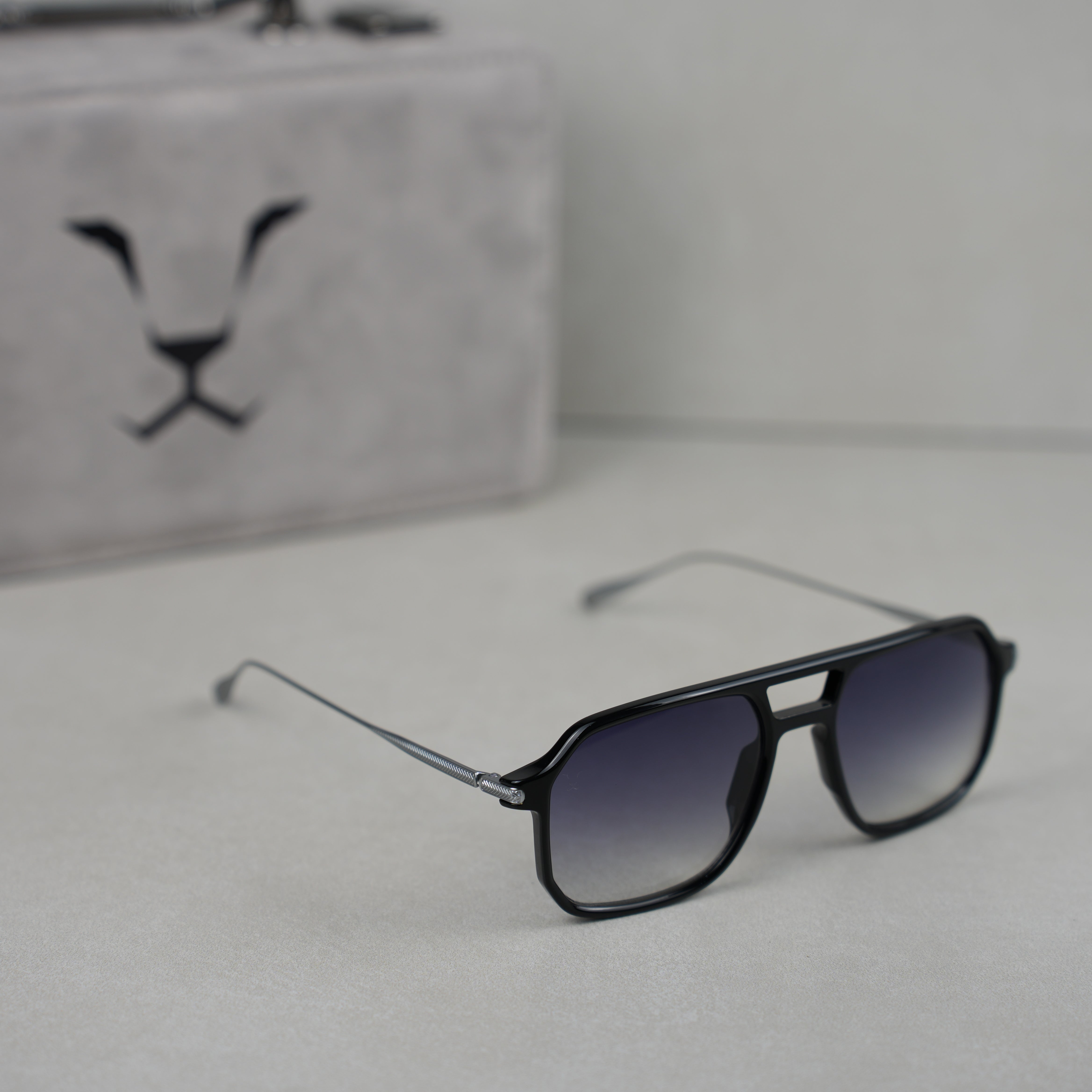 DARK KNIGHT RAHEEB ( GLOSSY ) .. دارك نايت رهيب