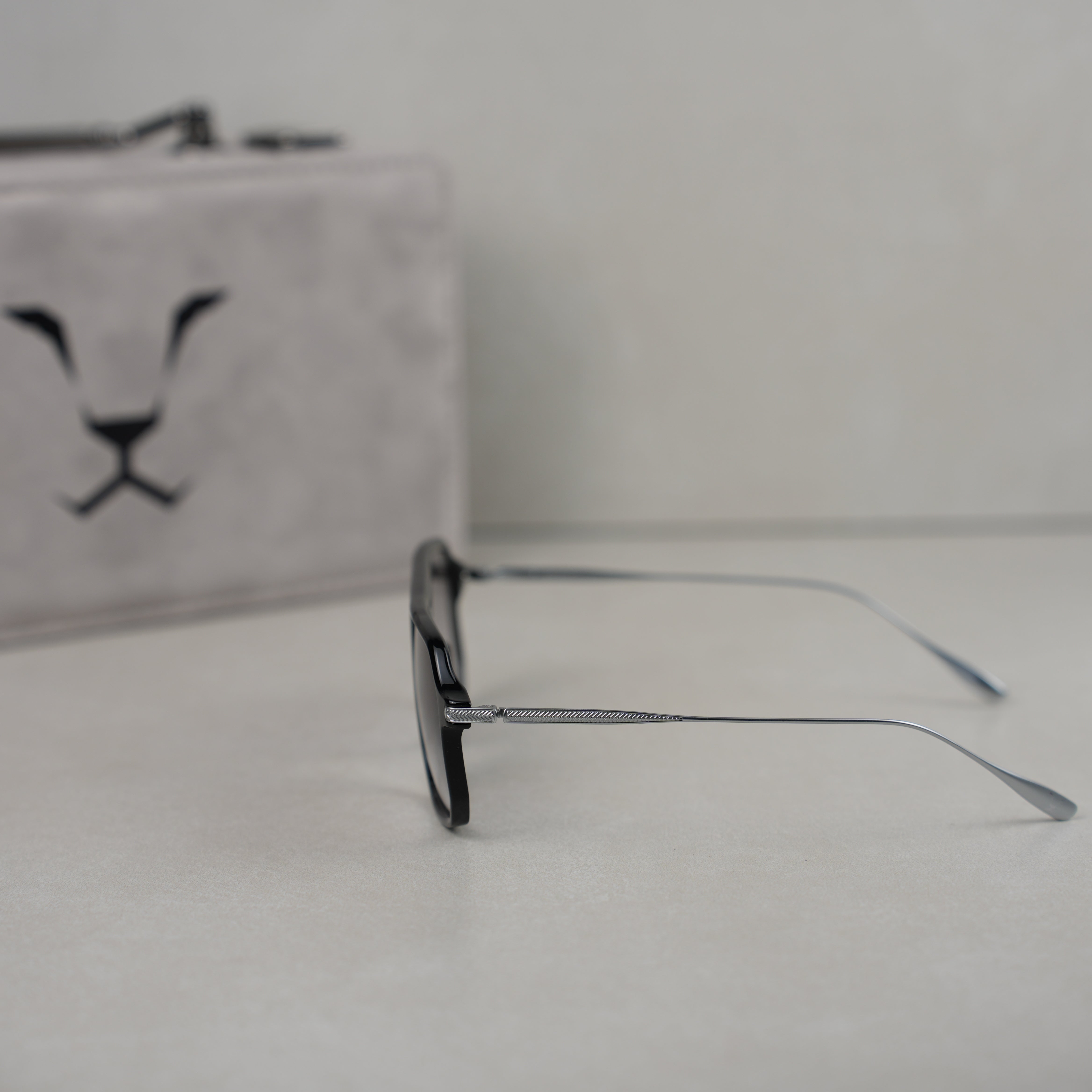 EXOTIC BLACK RAHEEB ( GLOSSY ) .. اكزوتك بلاك رهيب