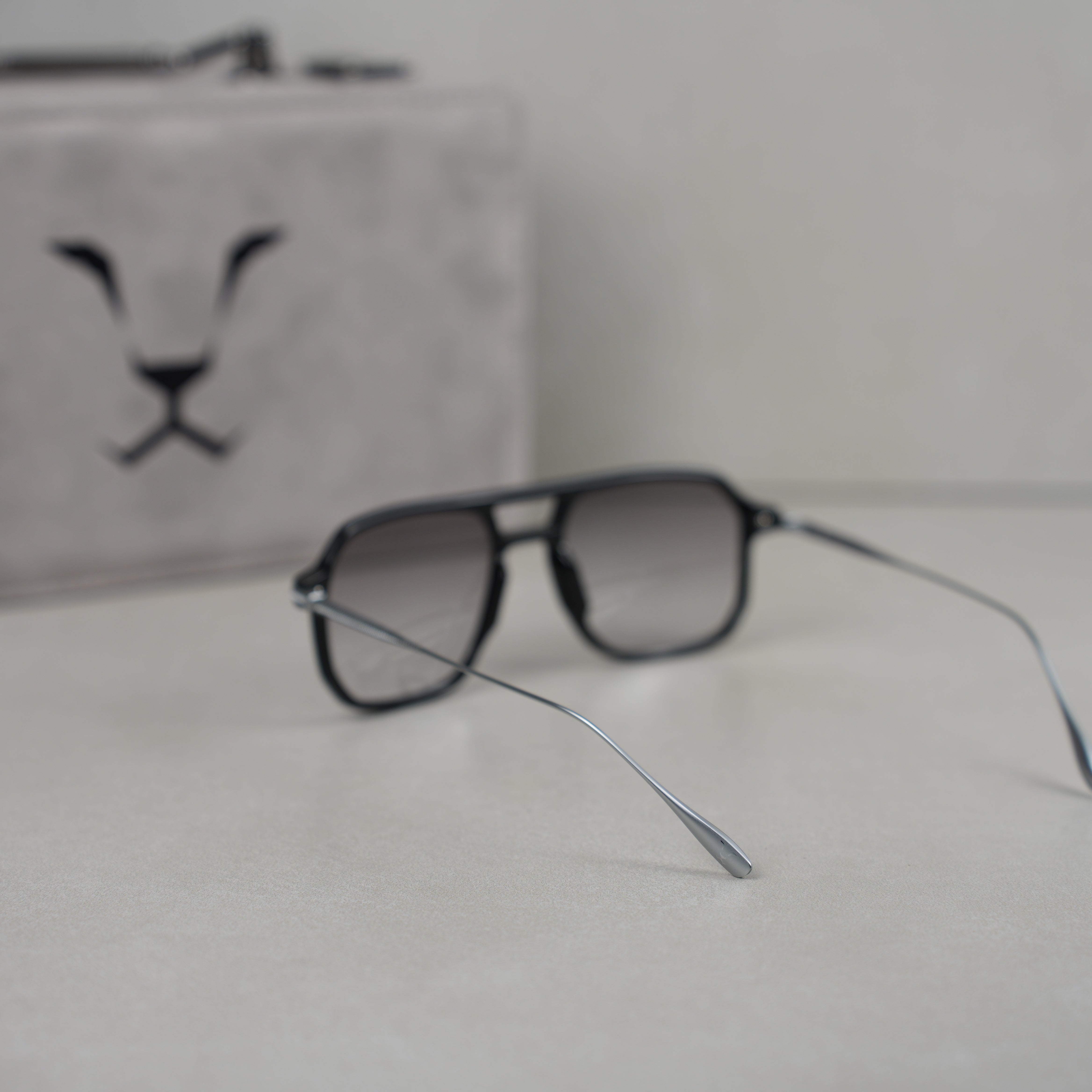 EXOTIC BLACK RAHEEB ( GLOSSY ) .. اكزوتك بلاك رهيب