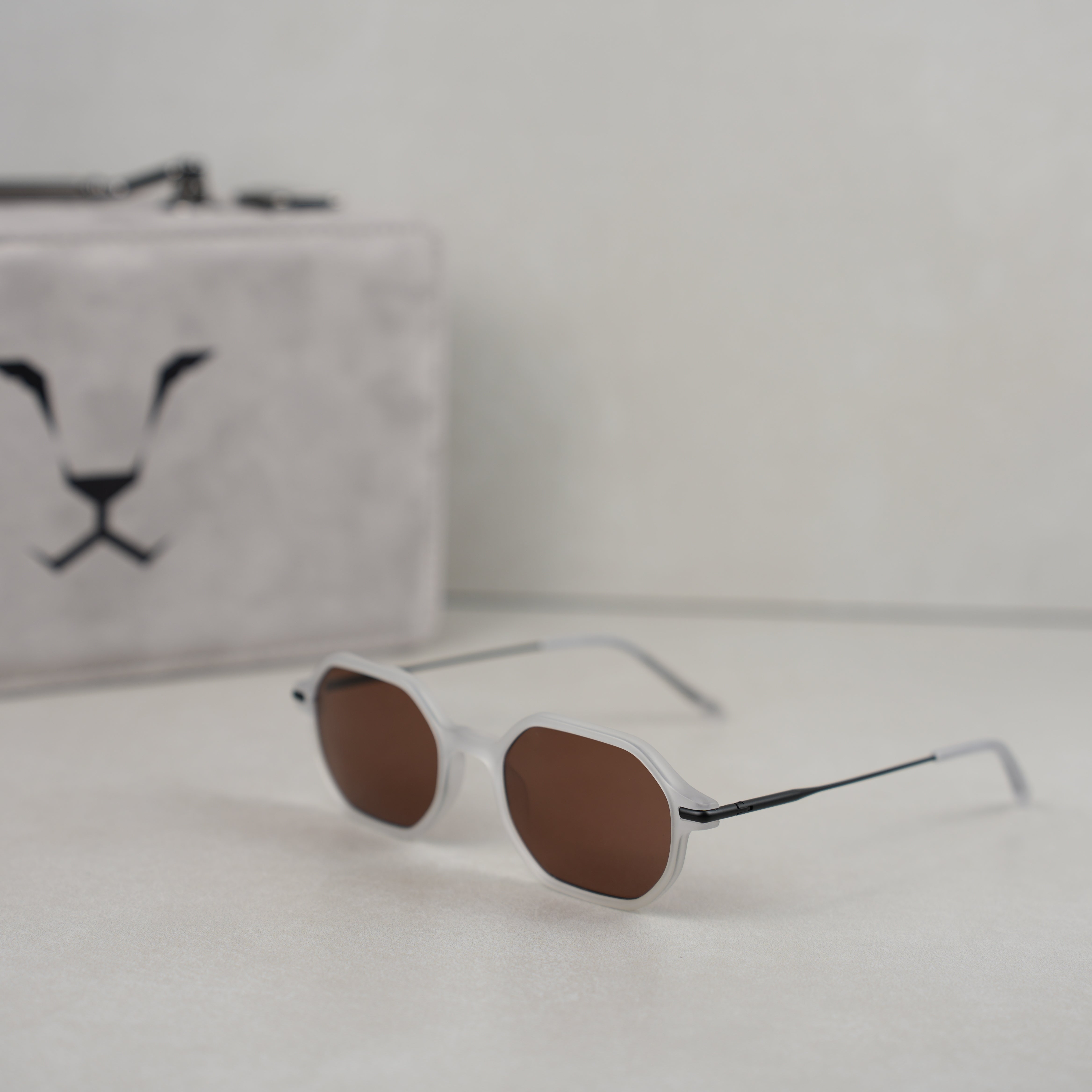 SNOW BROWN AJEEB .. سنو براون عجيب