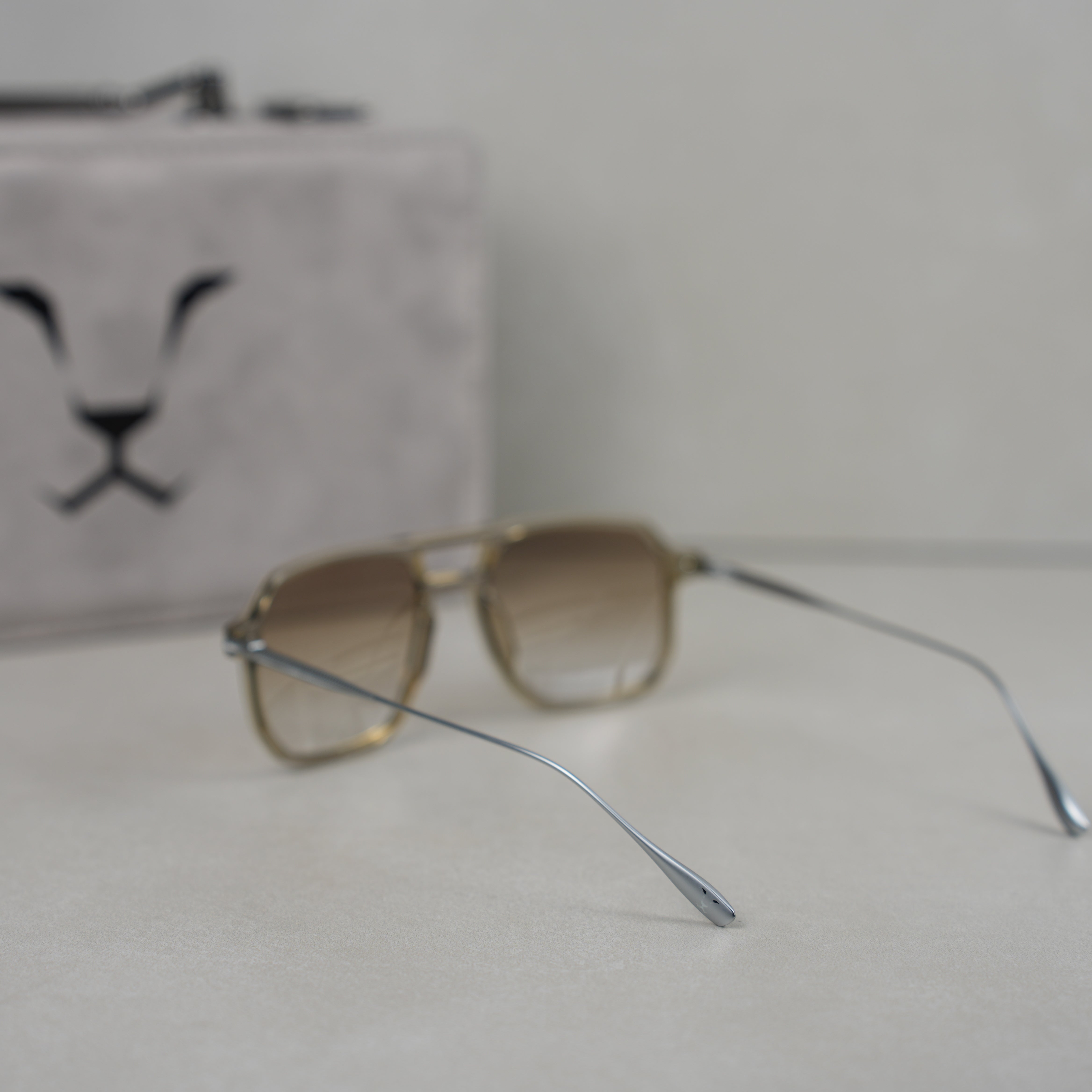 CLASSIC BROWN RAHEEB ( GLOSSY ) .. كلاسك براون رهيب