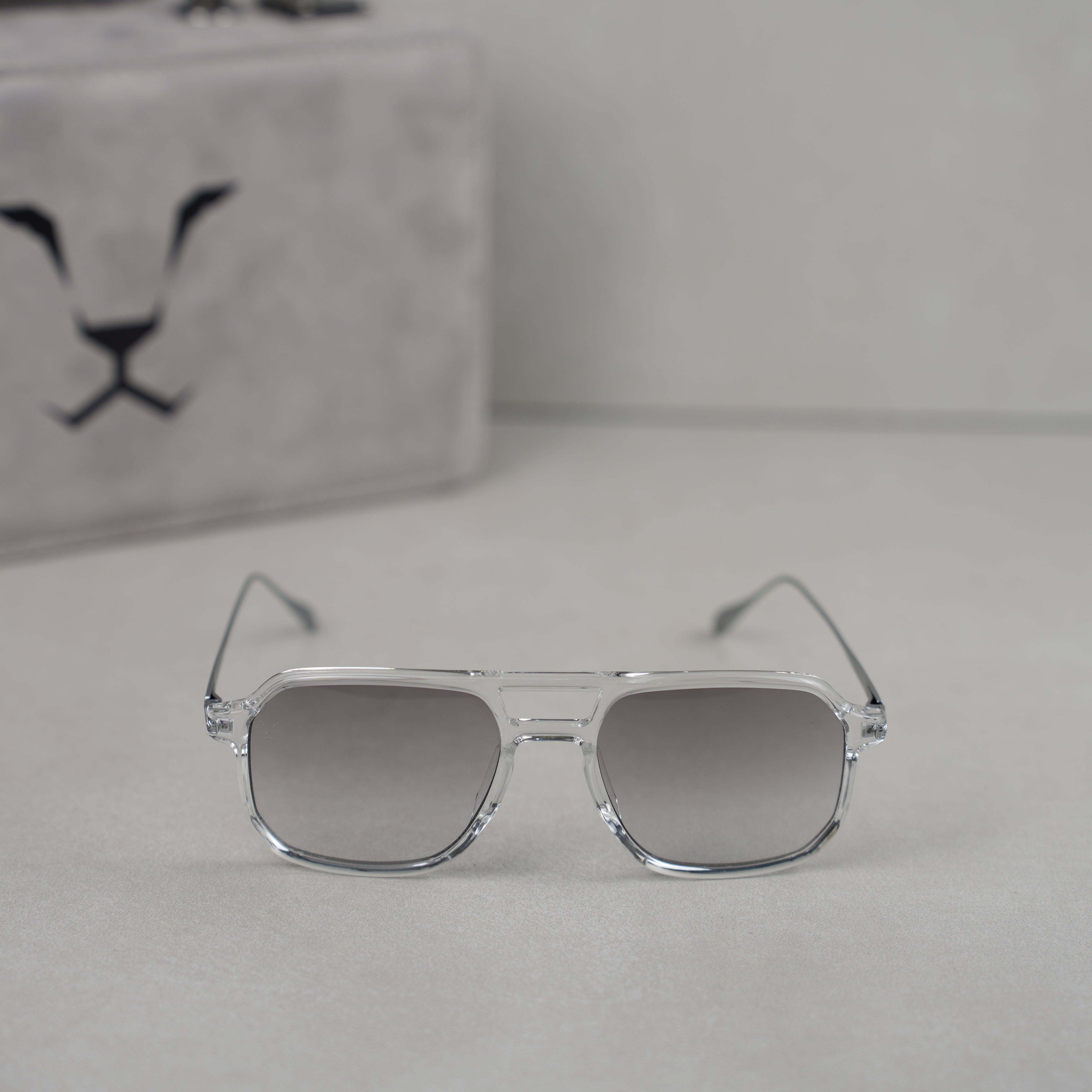 SNOW WHITE RAHEEB ( GLOSSY ) .. كريستال وايت رهيب