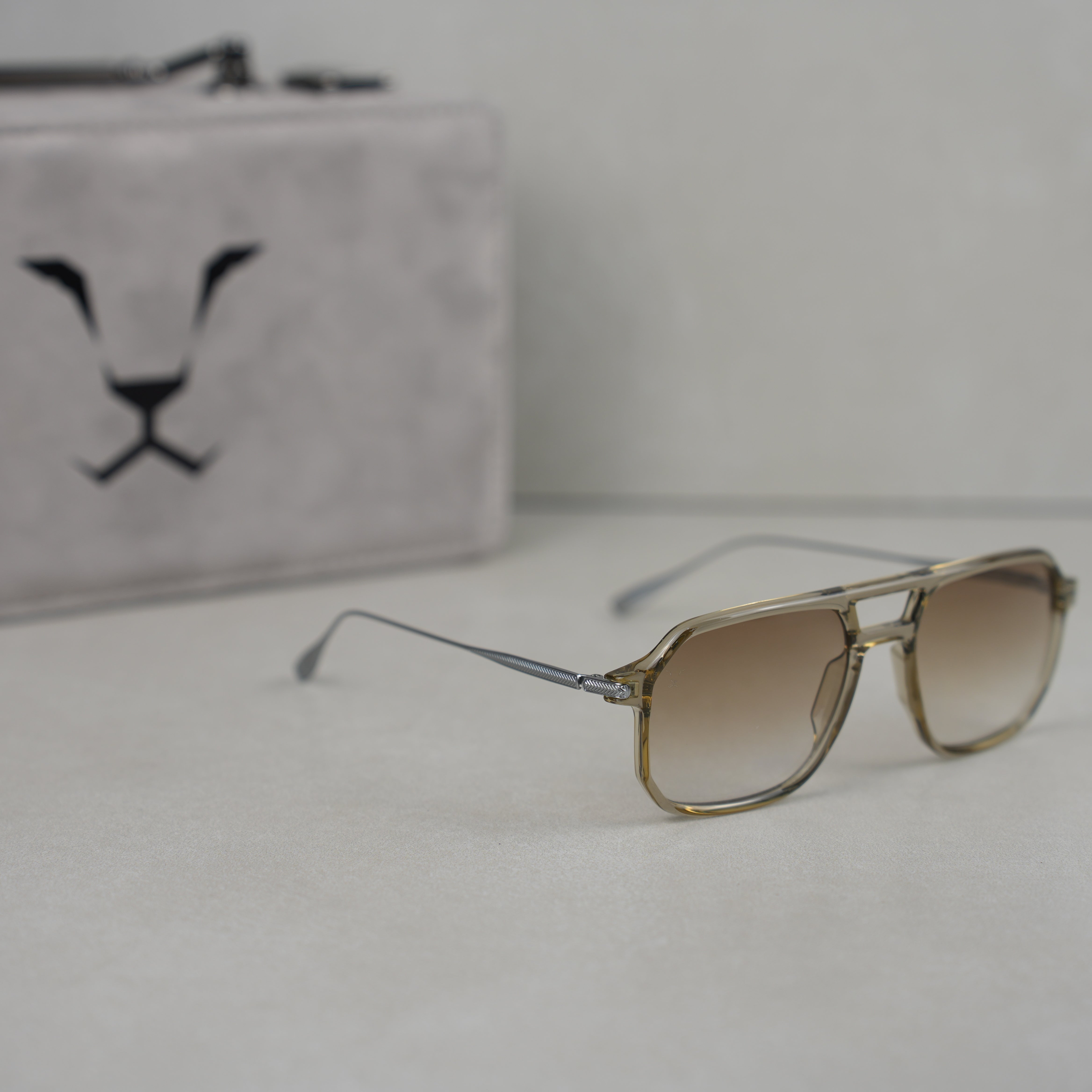 CLASSIC BROWN RAHEEB ( GLOSSY ) .. كلاسك براون رهيب