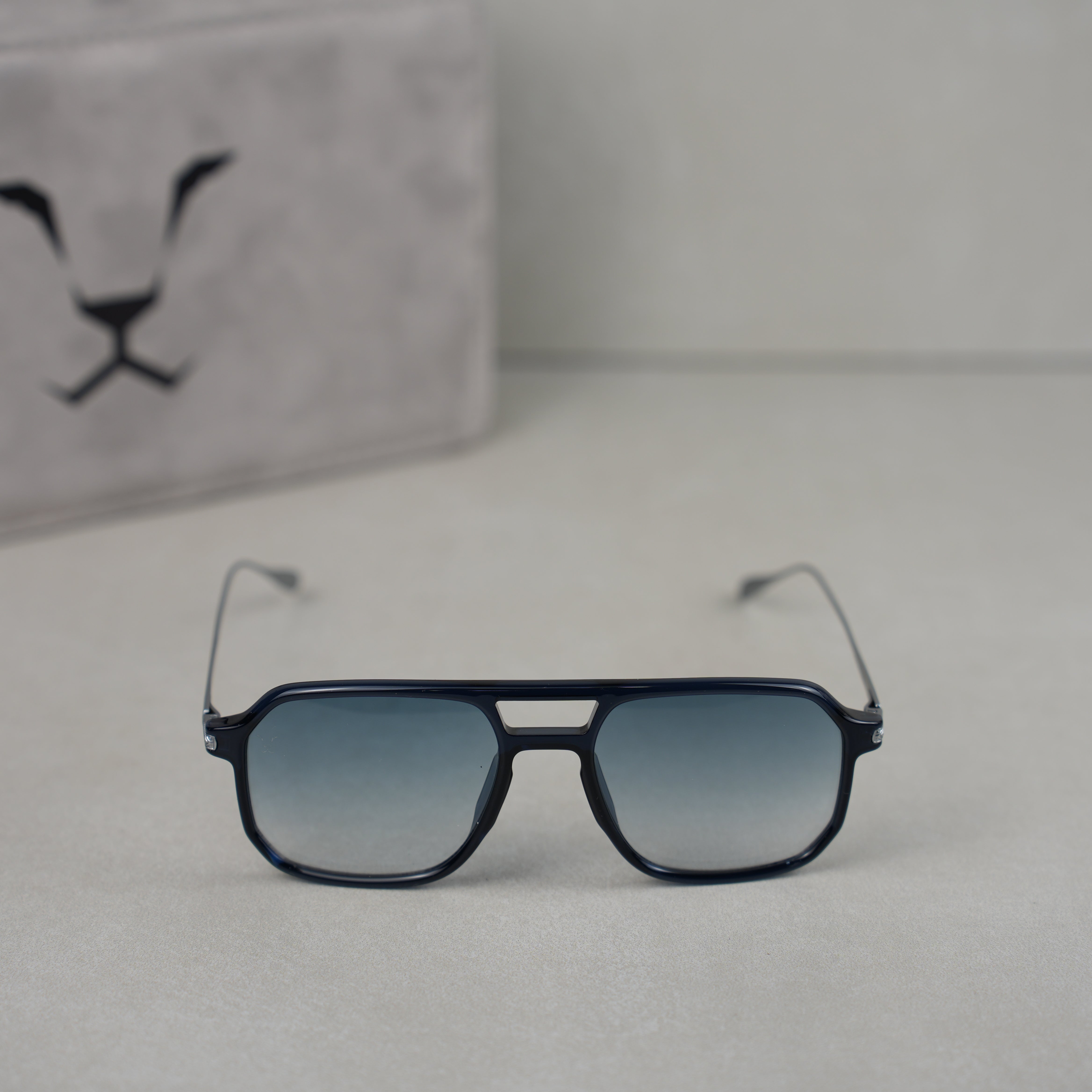 MAJESTIC BLUE RAHEEB ( GLOSSY ) .. مجستك بلو رهيب