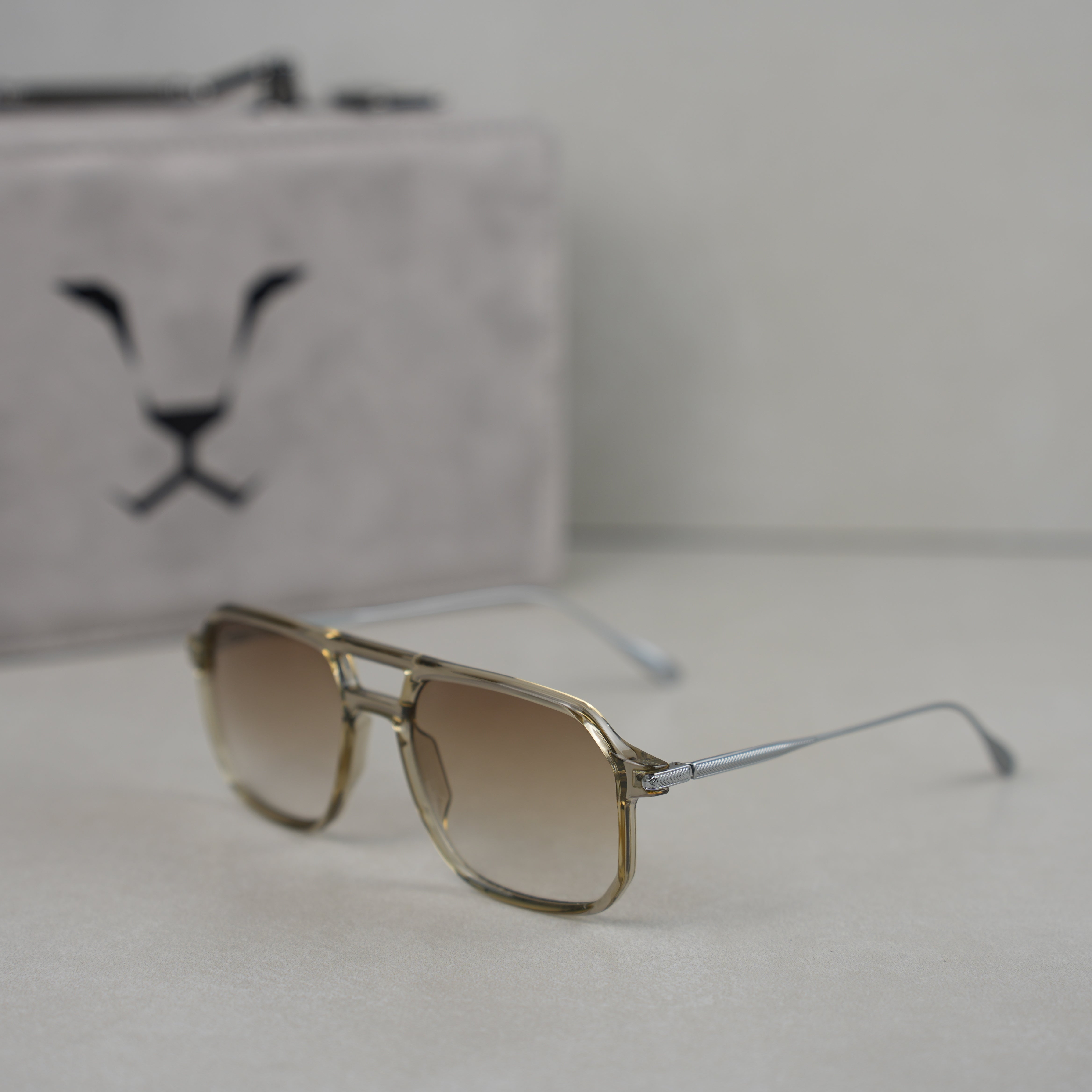 CLASSIC BROWN RAHEEB ( GLOSSY ) .. كلاسك براون رهيب