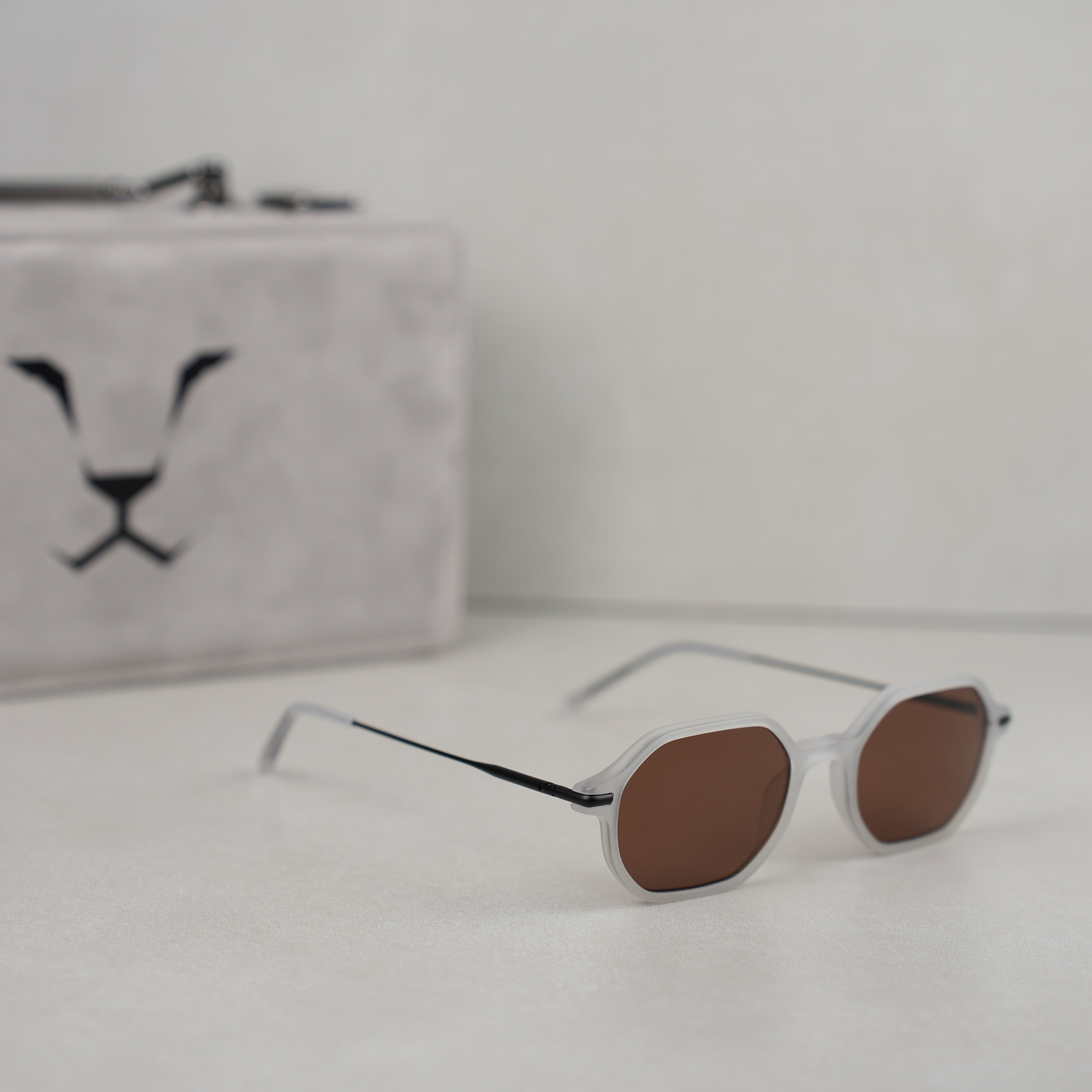 SNOW BROWN AJEEB .. سنو براون عجيب